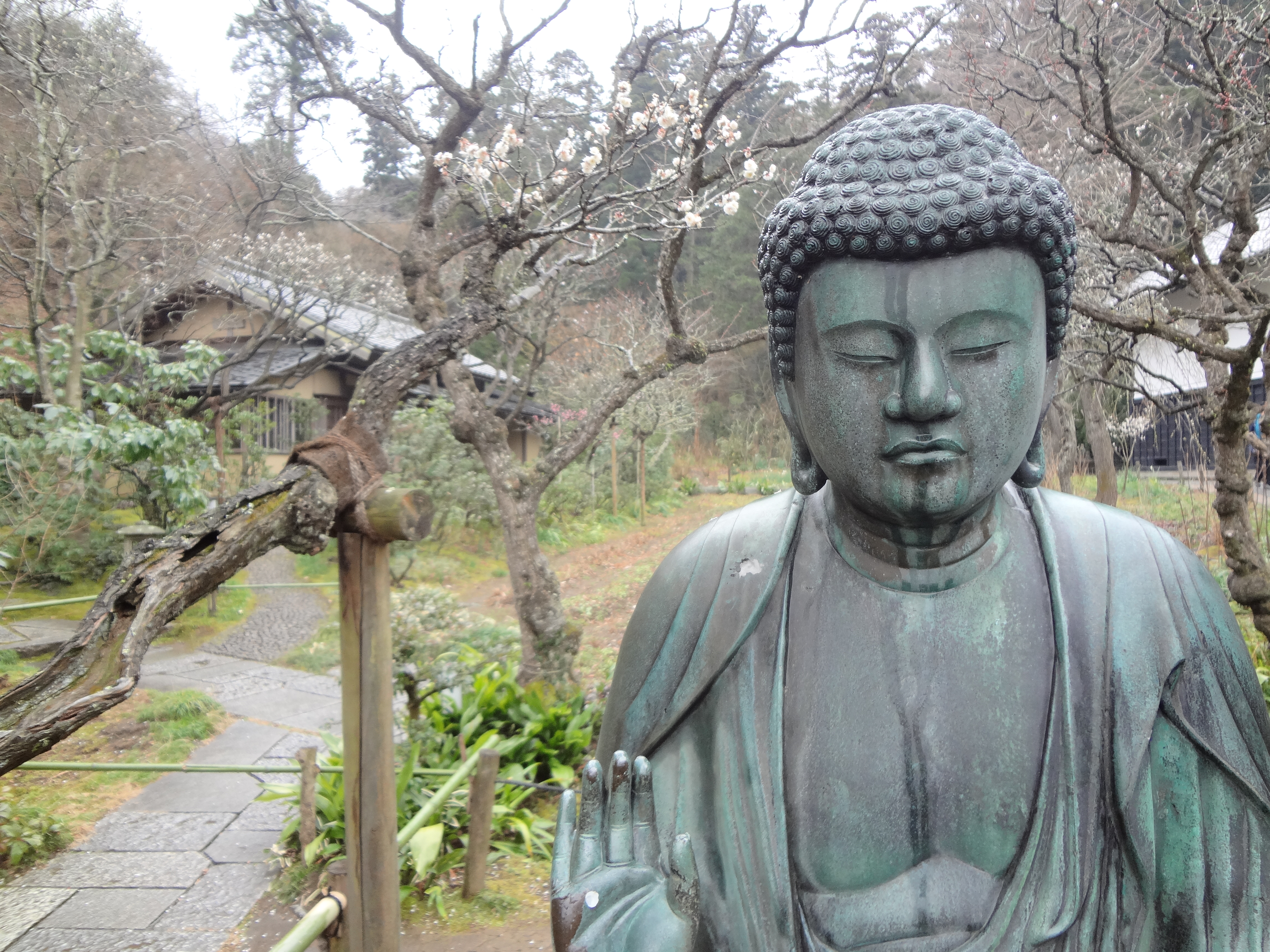 Photograph of Travelogue of Building And BuddhismStatue in Paragraph08 Number06