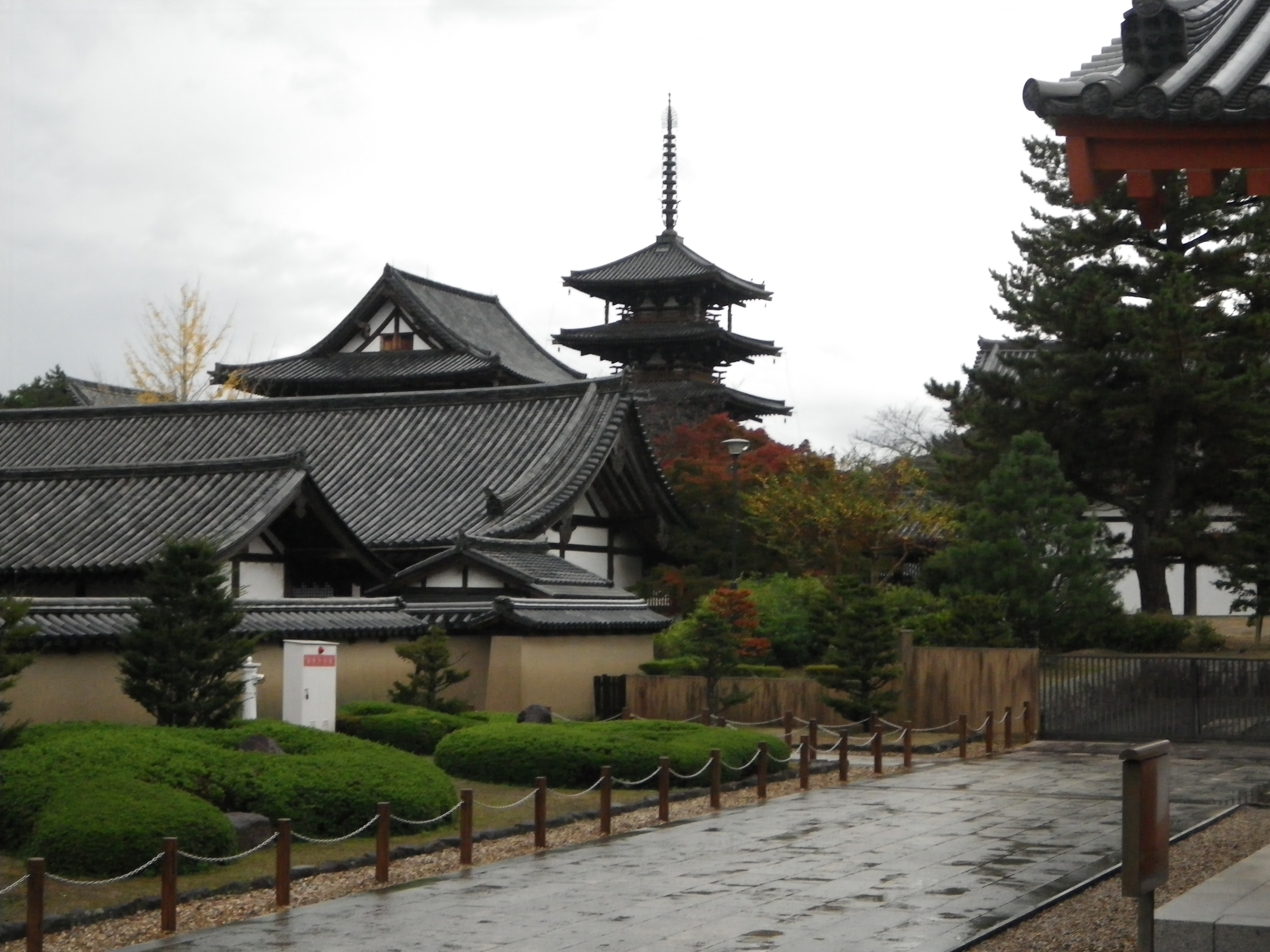 Photograph of Travelogue of Building And BuddhismStatue in Paragraph11 Number03