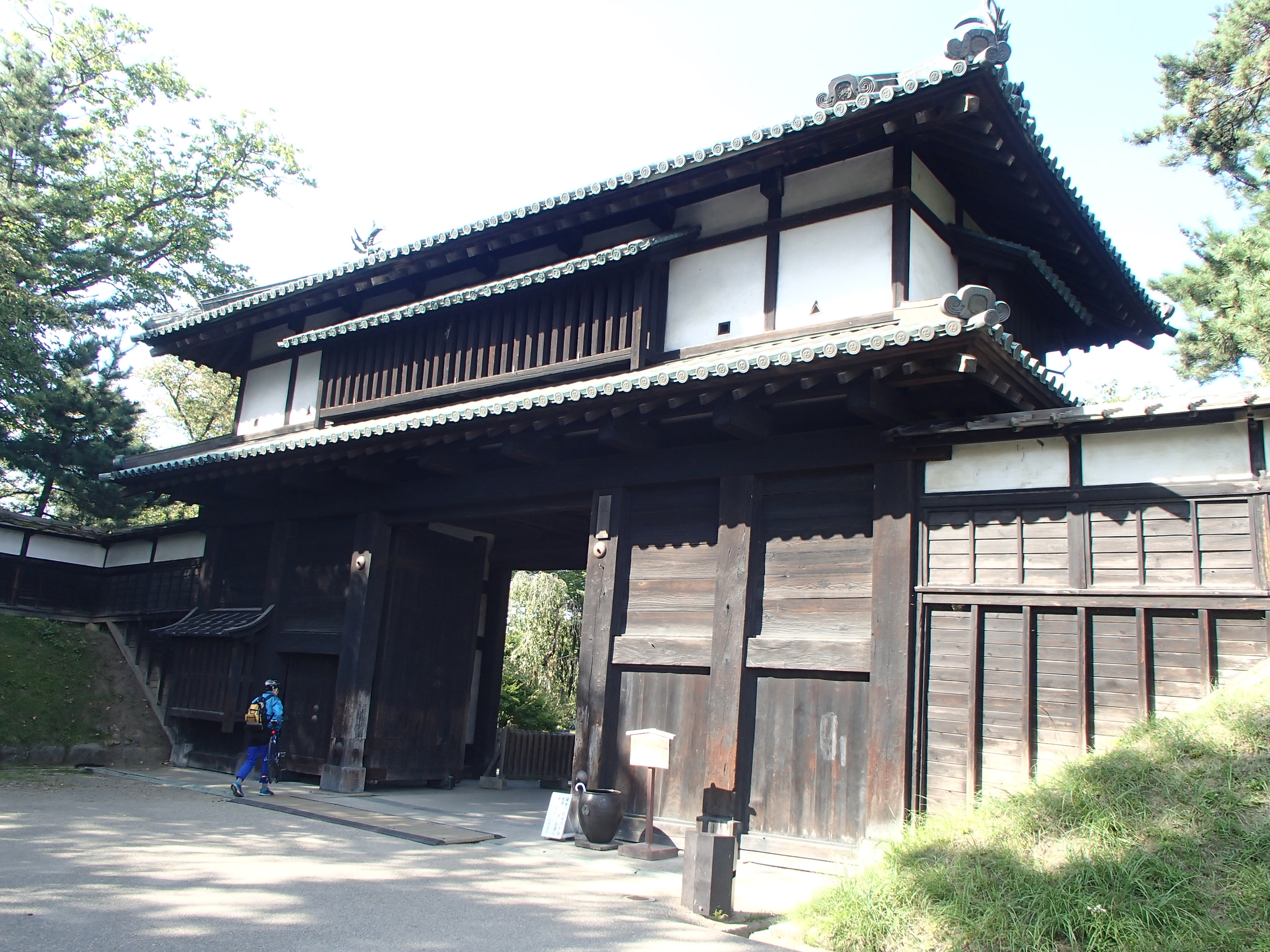 Photograph of Travelogue of Building And BuddhismStatue in Paragraph30 Number07